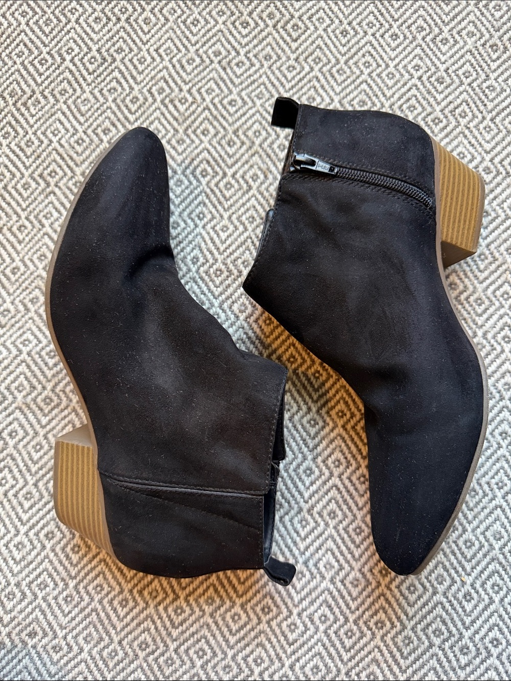 Old Navy Black Pointed Toe Ankle Booties - Picture 12 of 13